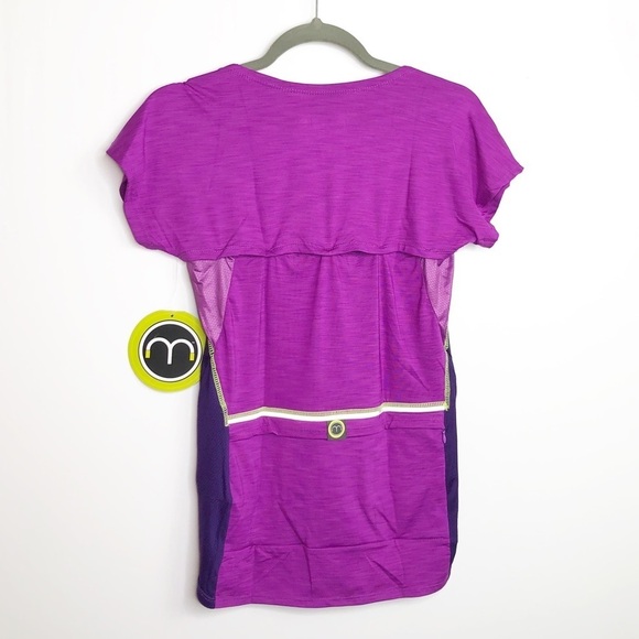 MOXIE wrap tee with hi low hem and back compartment cycling shirt - Picture 2 of 7